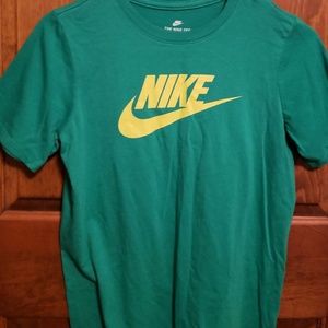 Boys nike tee.